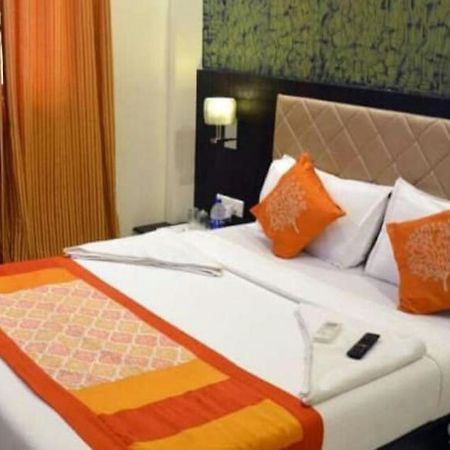 Hotel Avenue Near T-2 International Airport مومباي المظهر الخارجي الصورة