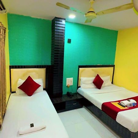 Hotel Avenue Near T-2 International Airport مومباي المظهر الخارجي الصورة