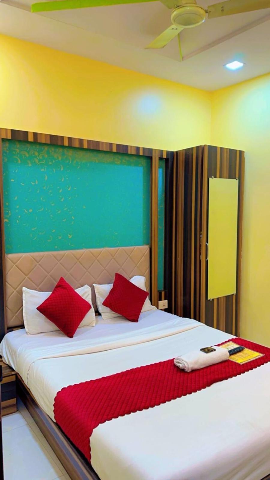 Hotel Avenue Near T-2 International Airport مومباي المظهر الخارجي الصورة