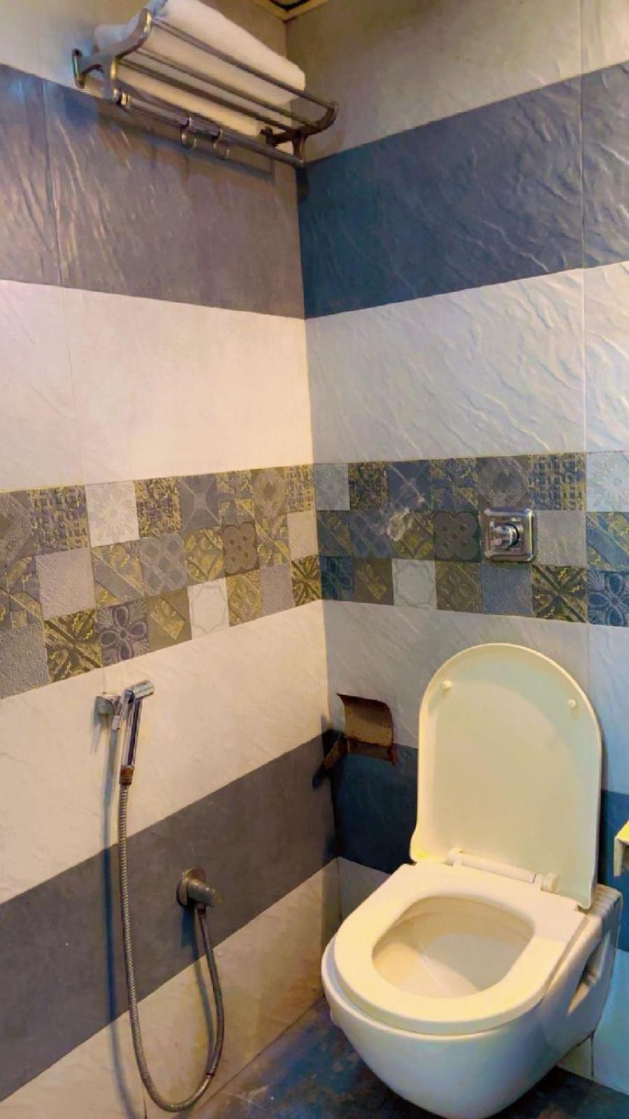 Hotel Avenue Near T-2 International Airport مومباي المظهر الخارجي الصورة