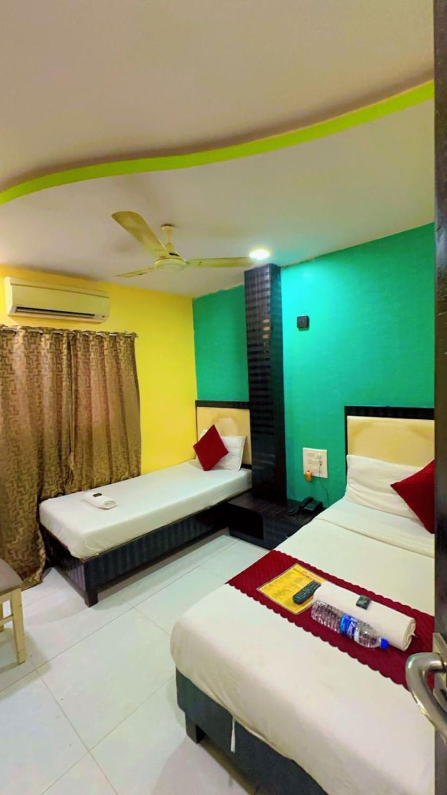 Hotel Avenue Near T-2 International Airport مومباي المظهر الخارجي الصورة