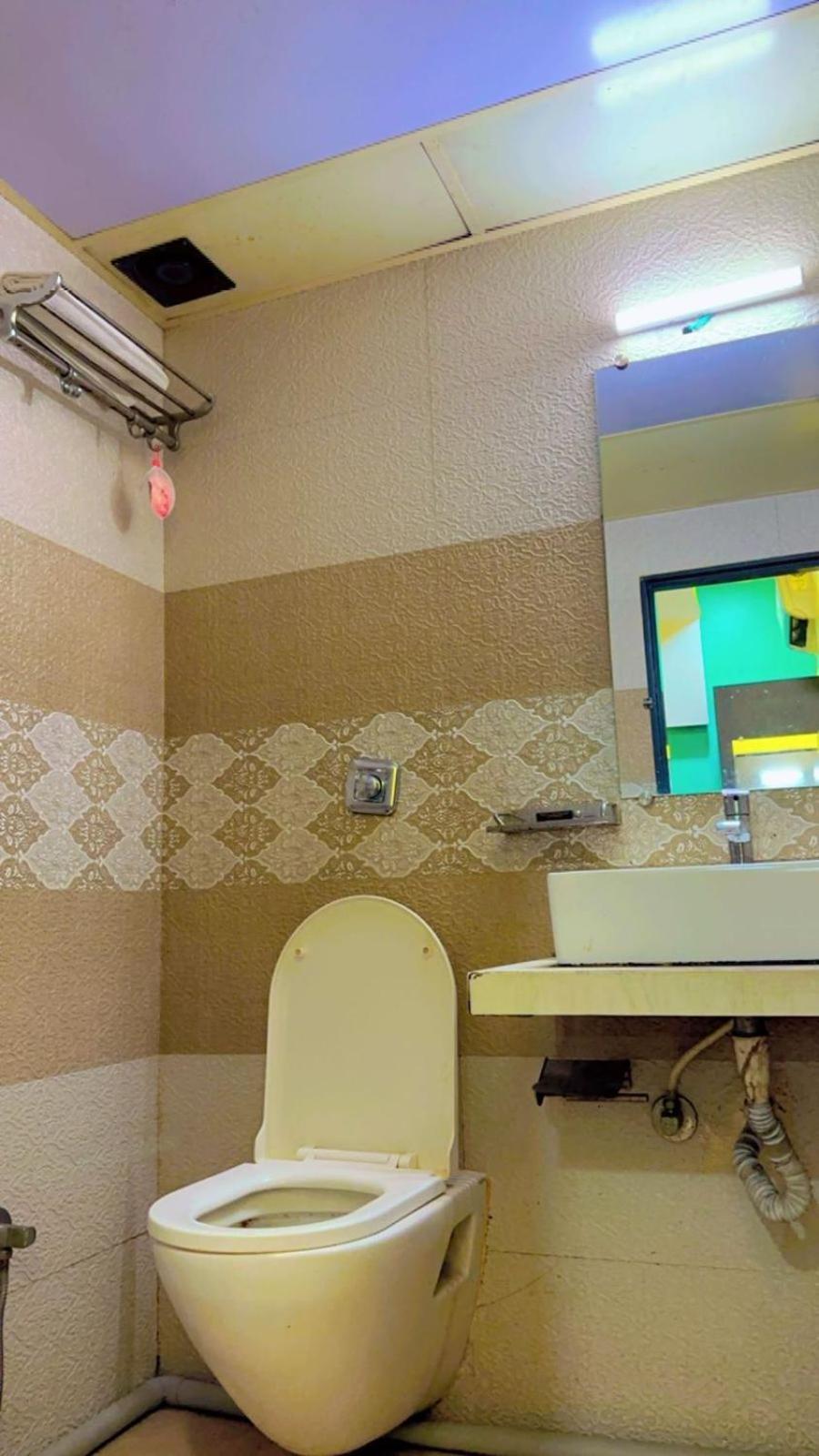 Hotel Avenue Near T-2 International Airport مومباي المظهر الخارجي الصورة