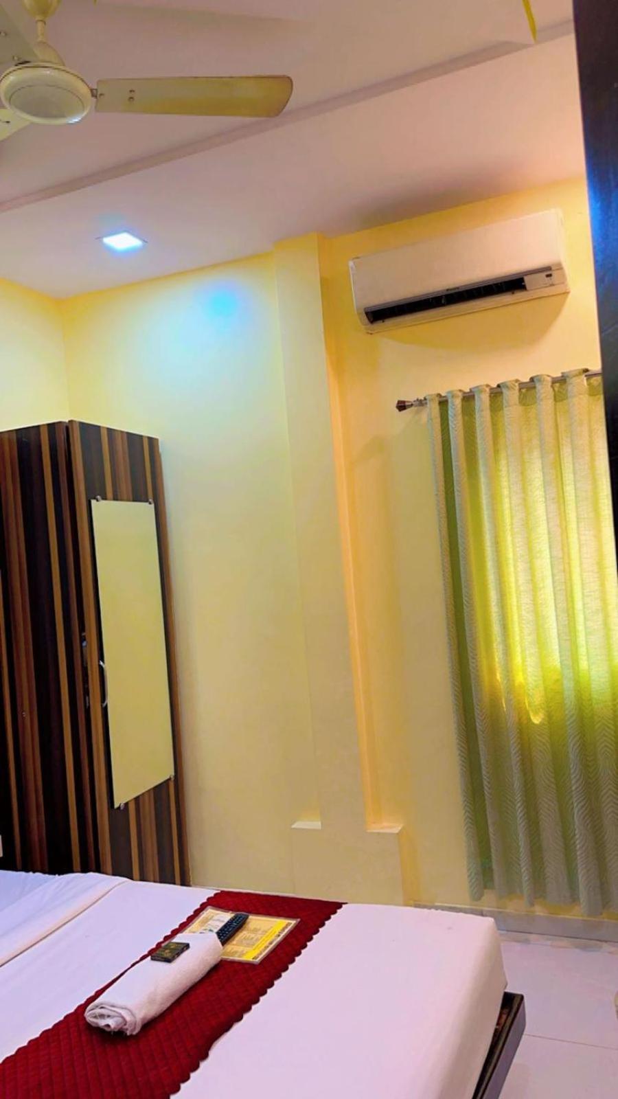 Hotel Avenue Near T-2 International Airport مومباي المظهر الخارجي الصورة